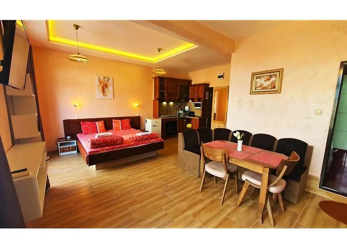 панорама- за гости 酒店 斯维什托夫